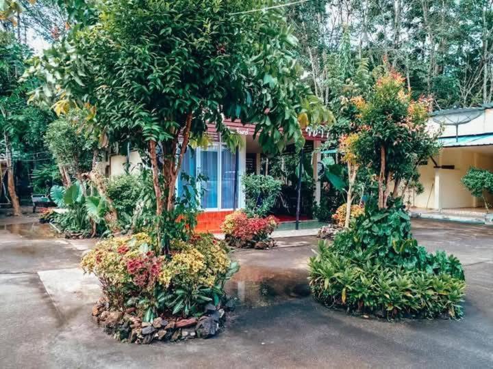 Song Pee Nong Resort Phattalung Phatthalung Exterior foto